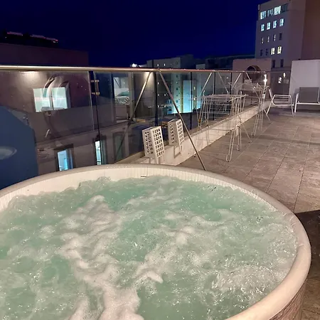 Paceville Sea View Penthouse With Jacuzzi! דירה *