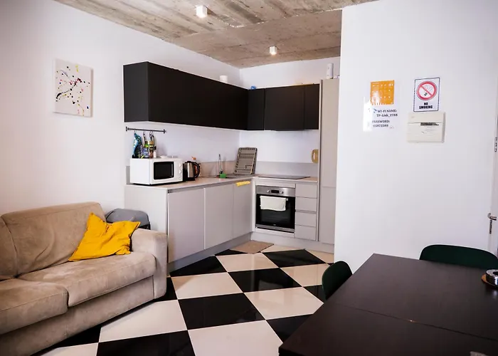 Paceville Sea View Penthouse With Jacuzzi! St. Julian's