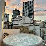 Apartament Paceville Sea View Penthouse With Jacuzzi!