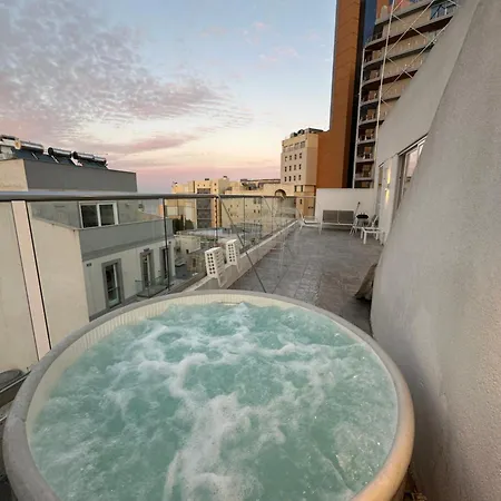 Paceville Sea View Penthouse With Jacuzzi! San Giuliano