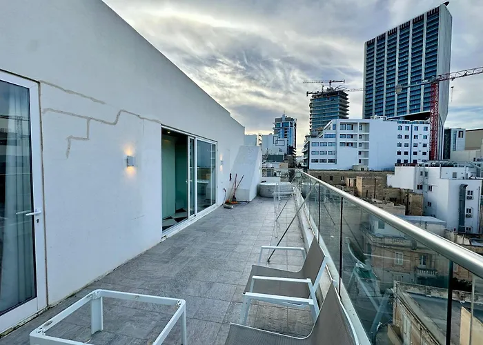 Paceville Sea View Penthouse With Jacuzzi! * Saint Julian's