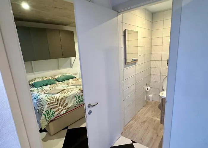 Paceville Sea View Penthouse With Jacuzzi! 아파트