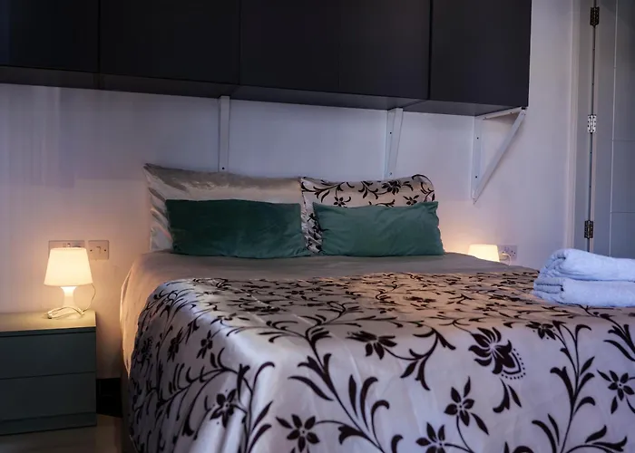 아파트 Paceville Sea View Penthouse With Jacuzzi! *